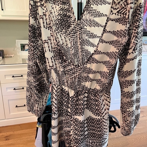 LOVELY DAY ROMPER SHORTS 0/S - Picture 3 of 3